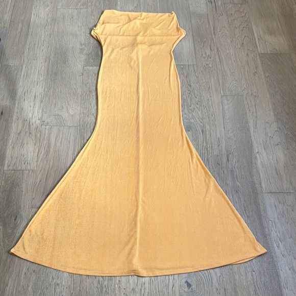 PrettyLittleThing Dresses & Skirts - PrettyLittleThing Orange Maxi Dress Size 6